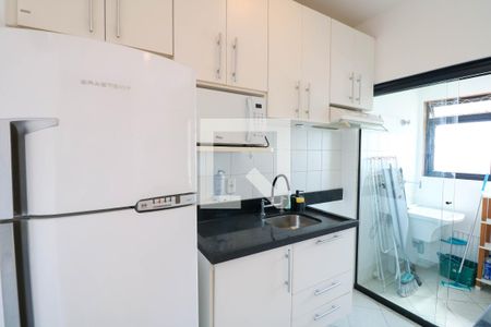 Cozinha de apartamento para alugar com 1 quarto, 40m² em Chácara Santo Antônio (zona Sul), São Paulo