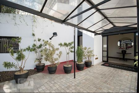Casa de condomínio para alugar com 40m², 1 quarto e 1 vagaEntrada