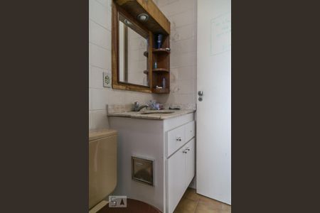 Banheiro de apartamento à venda com 2 quartos, 56m² em Parque Imperial, São Paulo