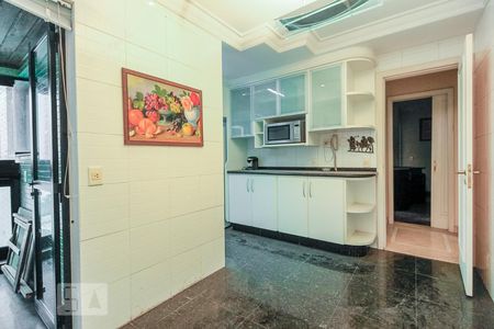 Apartamento à venda com 220m², 4 quartos e 5 vagasCozinha