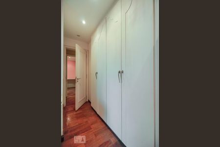 Apartamento à venda com 220m², 4 quartos e 5 vagasQuarto 3