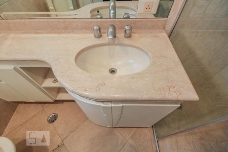 Apartamento à venda com 220m², 4 quartos e 5 vagasBanheiro suite