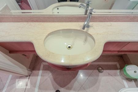 Apartamento à venda com 220m², 4 quartos e 5 vagasLavabo