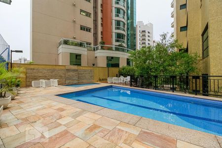 Apartamento à venda com 220m², 4 quartos e 5 vagasPiscina