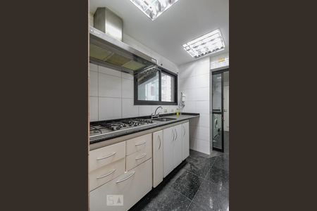 Apartamento à venda com 220m², 4 quartos e 5 vagasCozinha