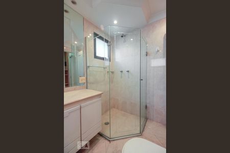 Apartamento à venda com 220m², 4 quartos e 5 vagasBanheiro suite 