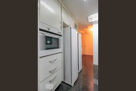 Apartamento à venda com 220m², 4 quartos e 5 vagasCozinha