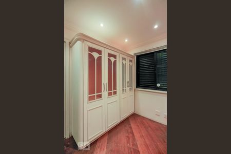 Apartamento à venda com 220m², 4 quartos e 5 vagasQuarto 4