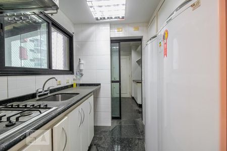 Apartamento à venda com 220m², 4 quartos e 5 vagasCozinha