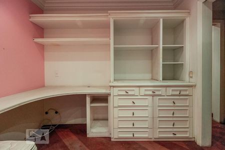 Apartamento à venda com 220m², 4 quartos e 5 vagasQuarto 4