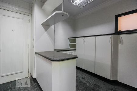 Apartamento à venda com 220m², 4 quartos e 5 vagasárea de serviço 