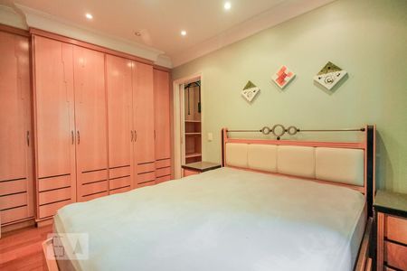 Apartamento à venda com 220m², 4 quartos e 5 vagasQuarto suite 2