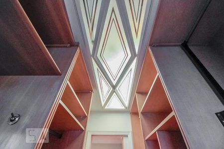 Apartamento à venda com 220m², 4 quartos e 5 vagasCloset