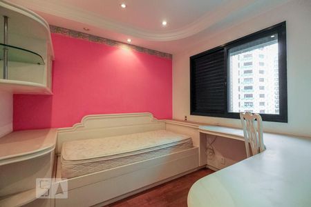 Apartamento à venda com 220m², 4 quartos e 5 vagasQuarto 3