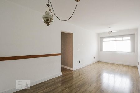 Apartamento para alugar com 65m², 2 quartos e 1 vagaSala