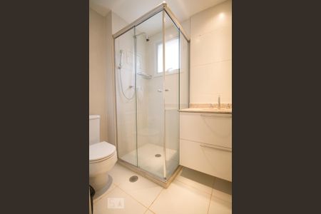 Apartamento para alugar com 76m², 2 quartos e 2 vagas Apartamento para alugar com 76m², 2 quartos e 2 vagasBanheiro da suite