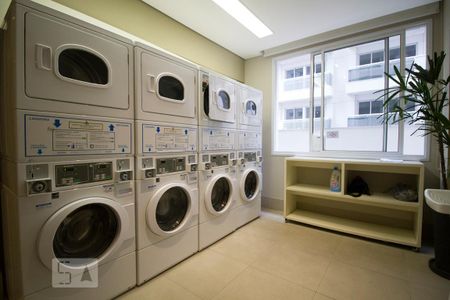 Apartamento para alugar com 76m², 2 quartos e 2 vagas Apartamento para alugar com 76m², 2 quartos e 2 vagasLavanderia