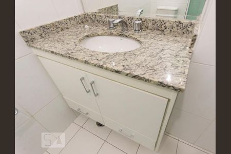 Banheiro de apartamento para alugar com 2 quartos, 65m² em Perdizes, São Paulo