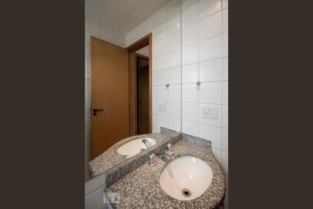 Apartamento à venda com 68m², 2 quartos e 1 vagaDetalhe Banheiro