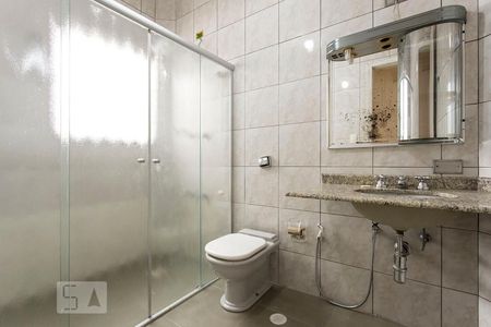 Banheiro de apartamento para alugar com 2 quartos, 81m² em Aclimação, São Paulo