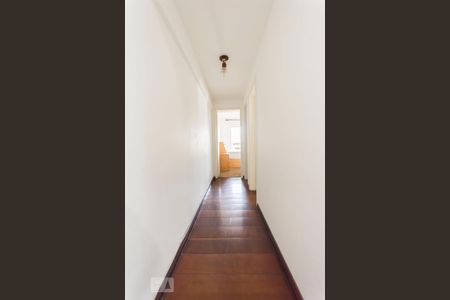 Corredor de apartamento para alugar com 2 quartos, 140m² em Vila Buarque, São Paulo