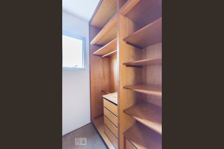 Apartamento à venda com 140m², 2 quartos e 1 vaga Apartamento à venda com 140m², 2 quartos e 1 vagaCloset