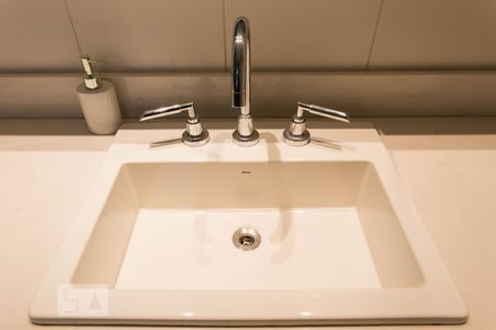 Apartamento para alugar com 100m², 2 quartos e 1 vaga Apartamento para alugar com 100m², 2 quartos e 1 vagaBanheiro