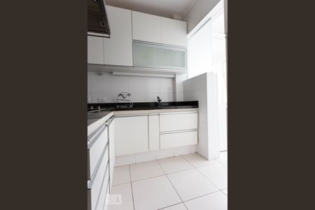 Apartamento para alugar com 100m², 2 quartos e 1 vaga Apartamento para alugar com 100m², 2 quartos e 1 vagaCozinha