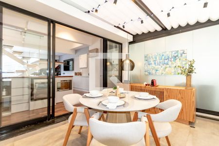 Apartamento para alugar com 90m², 1 quarto e 1 vaga Apartamento para alugar com 90m², 1 quarto e 1 vagaSala de Jantar