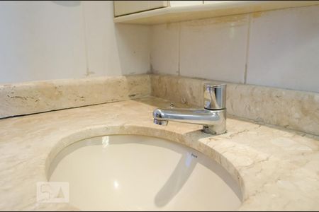 Banheiro de apartamento para alugar com 3 quartos, 60m² em Ponte Preta, Campinas