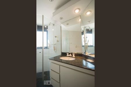 Banheiro de apartamento para alugar com 1 quarto, 102m² em Campo Belo, São Paulo