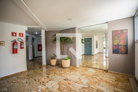 Apartamento à venda com 87m², 2 quartos e 1 vaga Apartamento à venda com 87m², 2 quartos e 1 vagaHall social