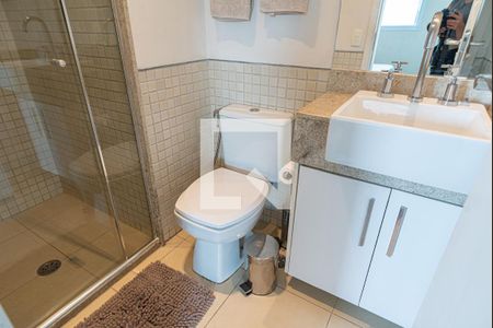 Apartamento à venda com 70m², 1 quarto e 2 vagas Apartamento à venda com 70m², 1 quarto e 2 vagasBanheiro da Suíte
