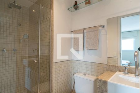 Apartamento à venda com 70m², 1 quarto e 2 vagas Apartamento à venda com 70m², 1 quarto e 2 vagasBanheiro da Suíte