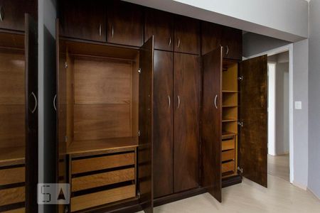 Quarto 1 de apartamento para alugar com 2 quartos, 54m² em Liberdade, São Paulo