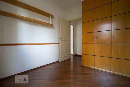 Apartamento à venda com 120m², 3 quartos e 3 vagasQuarto 2