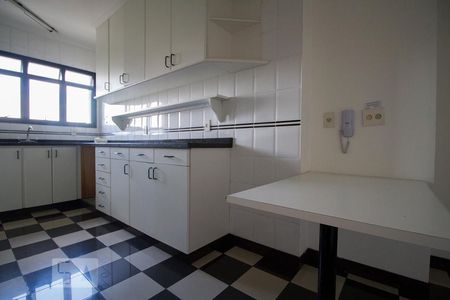Apartamento à venda com 120m², 3 quartos e 3 vagasCozinha