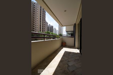 Apartamento à venda com 120m², 3 quartos e 3 vagasVaranda