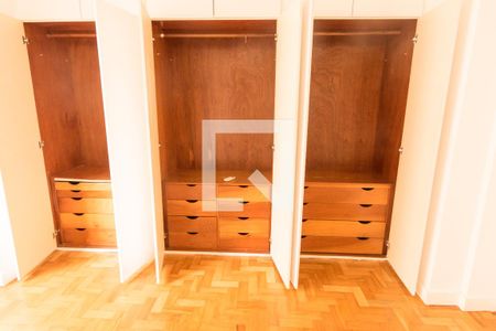 Apartamento à venda com 250m², 3 quartos e 2 vagasQuarto 1