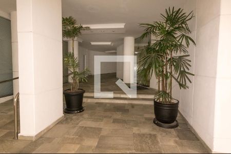 Apartamento à venda com 250m², 3 quartos e 2 vagasEntrada