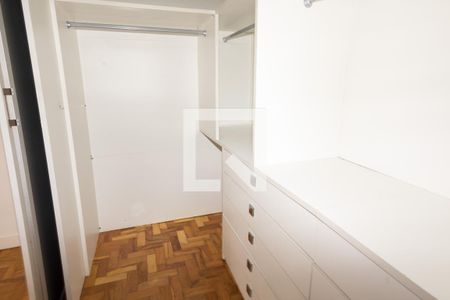 Apartamento à venda com 250m², 3 quartos e 2 vagasCloset da suíte