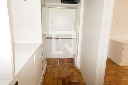 Apartamento à venda com 250m², 3 quartos e 2 vagasCloset da suíte