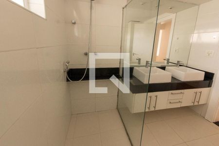 Apartamento à venda com 250m², 3 quartos e 2 vagasBanheiro da Suíte