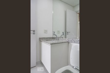 Banheiro de apartamento para alugar com 1 quarto, 34m² em Jardim Aeroporto, São Paulo