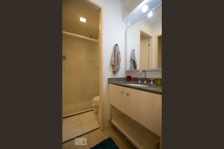 Banheiro de apartamento à venda com 1 quarto, 42m² em Bela Vista, São Paulo