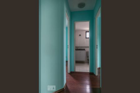 Corredor de apartamento para alugar com 2 quartos, 65m² em Vila da Saúde, São Paulo