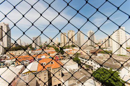 Vista de apartamento à venda com 2 quartos, 72m² em Lapa, São Paulo