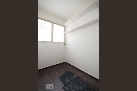 Apartamento para alugar com 150m², 3 quartos e 1 vaga Apartamento para alugar com 150m², 3 quartos e 1 vagaQuarto Serviço
