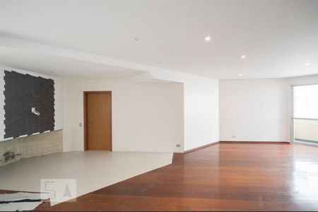 Apartamento para alugar com 150m², 3 quartos e 1 vaga Apartamento para alugar com 150m², 3 quartos e 1 vagaSala