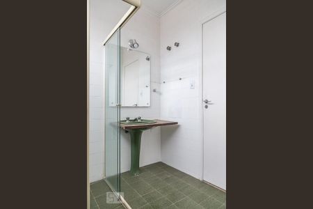 Banheiro de apartamento para alugar com 2 quartos, 110m² em Aclimação, São Paulo
